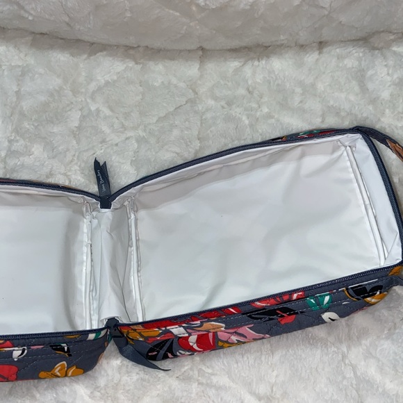 Like new Vera Bradley Coastal Paradise Lunch bag - Picture 12 of 12